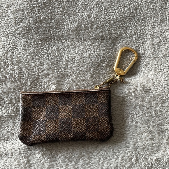 Louis Vuitton Coin Pouch - Picture 3 of 4